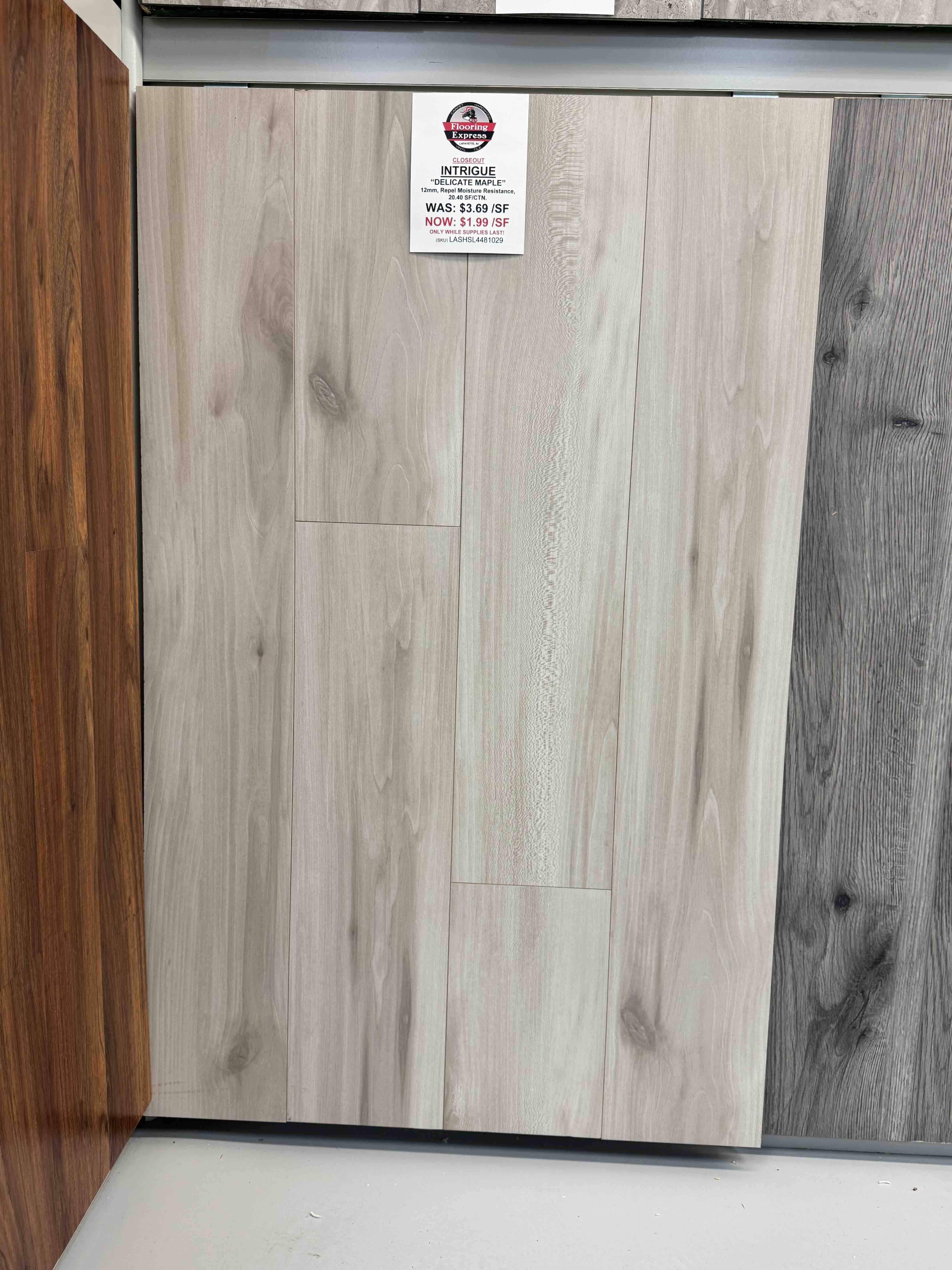 2 SHAW INTRIGUE _DELICATE MAPLE_